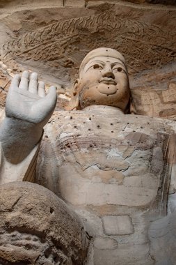 DaTong ShanXi Çin-Ağustos 12023: DaTong ShanXi 'de Yungang Grottoes dikey kompozisyonda.