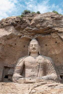 DaTong ShanXi Çin-Ağustos 12023: DaTong ShanXi 'de Yungang Grottoes dikey kompozisyonda.