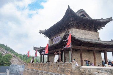 DaTong ShanXi Çin-2 Ağustos 2023: DaTong ShanXi 'deki YanmenGuan Çin Seddi' ndeki tapınak.