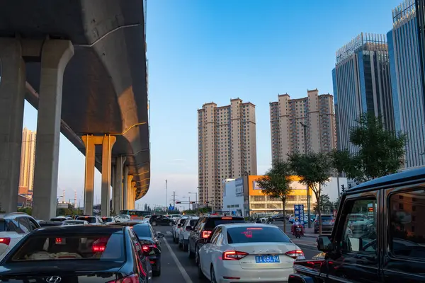 Datong Shanxi China Серпень 2023 Автомобілі Які Чекають Світлофорів Вулиці — стокове фото