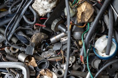 yağlı ve kirli donanım araçları