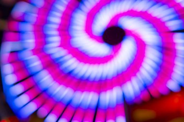 Yatay arkaplan olarak renk döndürme ışıklandırmasının odak dışı bırakılması