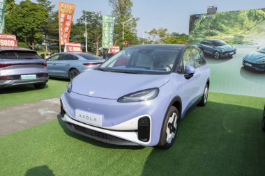 ZHONGSHAN GUANGDONG Çin - 26 Kasım 2023: bir leylak Kaola arabası.