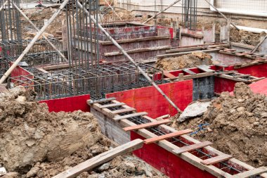 Yeni bir evin soyutlanma sahasının temel çalışmaları