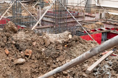 Yeni bir evin soyutlanma sahasının temel çalışmaları