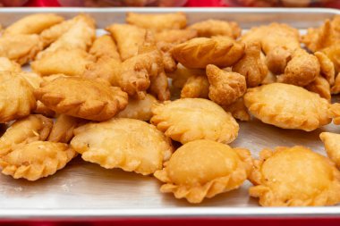 Çin Yeni Yılı için taze Guangdong usulü çıtır börek.