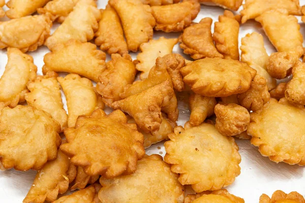 Çin Yeni Yılı için taze Guangdong usulü çıtır börek.