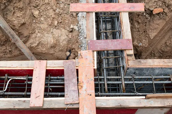 Yeni bir evin soyutlanma sahasının temel çalışmaları