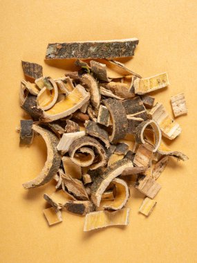 Üst görünüm bitkisi HeHuanPi veya Korteks Albizziae veya Silktree Albizzia Bark dikey