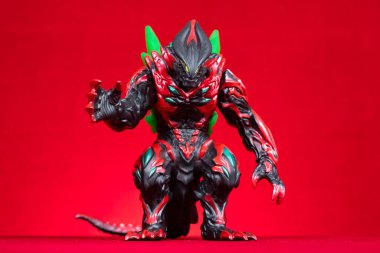 ZHONGSHAN GUANGDONG Çin - 9 Şubat 2025: Yatay kompozisyonda kırmızı zemin üzerine Belial.