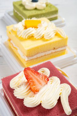 açı görünümü üç kare pasta farklı aromalı dikey bileşim