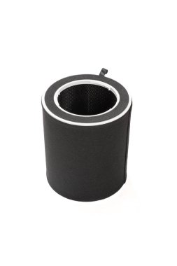 Beyaz arkaplanda silindir şekilli hava filtresi