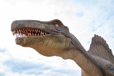 Yatay bileşimde dev boyutta Spinosaurus