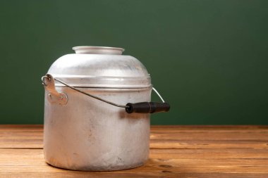 açı görünümü alüminyum yiyecek kabı yatay bileşikte