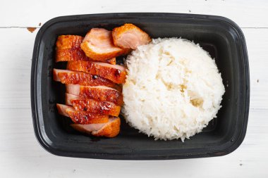 Üst manzara füme ördek göğsü pilavı.