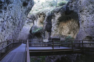 Glenwood, New Mexico, Whitewater Kanyonu 'ndaki Catwalk Rekreasyon alanında köprü ve patika ağı