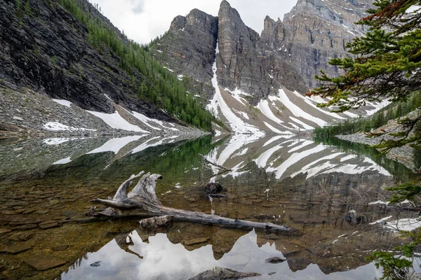Λίμνη Agnes Στην Περιοχή Λίμνη Louise Της Banff Εθνικό Πάρκο — Φωτογραφία Αρχείου