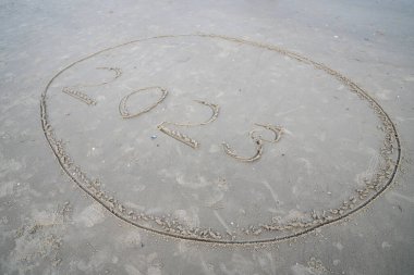 2023 Yeni Yıl Kumsalda kumlara yazıldı