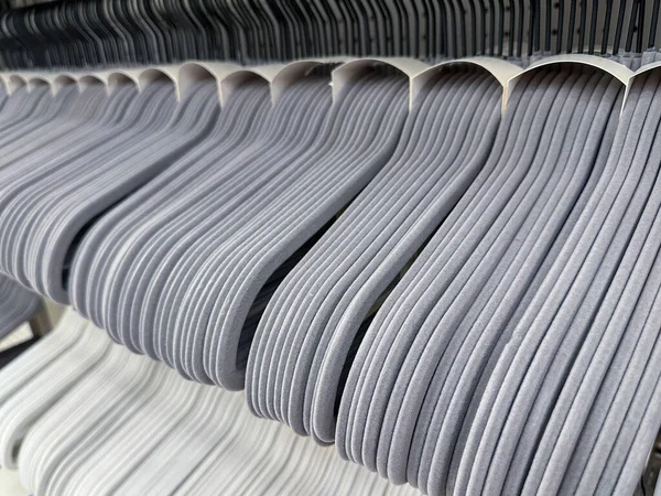 Gray Velvet Ruimtebesparende Hangers Koop Bij Een Target Selectieve Focus — Stockfoto