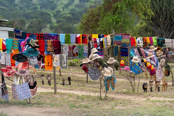 아프리카 우간다 카세니 2023 엘리자베스 공원에서 담요를 물품들 — 스톡 사진