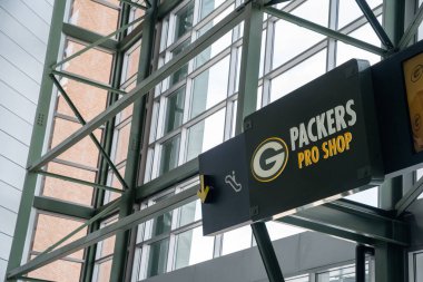 Green Bay, Wisconsin - 2 Haziran 2023 Lambeau Field Stadyumu 'ndaki Green Bay Packers Pro Shop için imza.