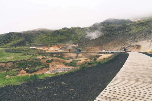 Seltun Geotermální Oblast Promenádami Horkým Pramenům Fumaroly Islandu — Stock fotografie