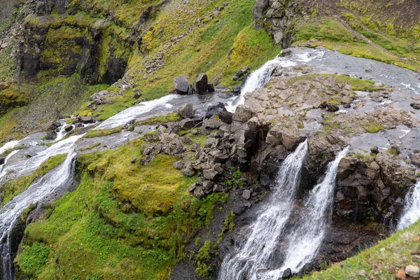 从峡谷顶部看冰岛Glymur瀑布的顶部 — 图库照片