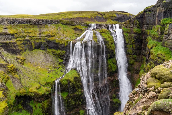 Glymur Vodopád Islandu Jak Kaskádě Dolů Kaňonu — Stock fotografie