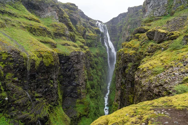 Krásný Mechový Kaňon Vodopádu Glymur Islandu — Stock fotografie