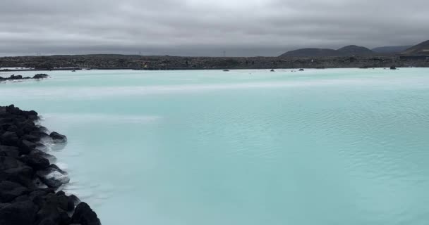 Água Leitosa Sílica Famoso Spa Águas Termais Blue Lagoon Islândia — Vídeo de Stock