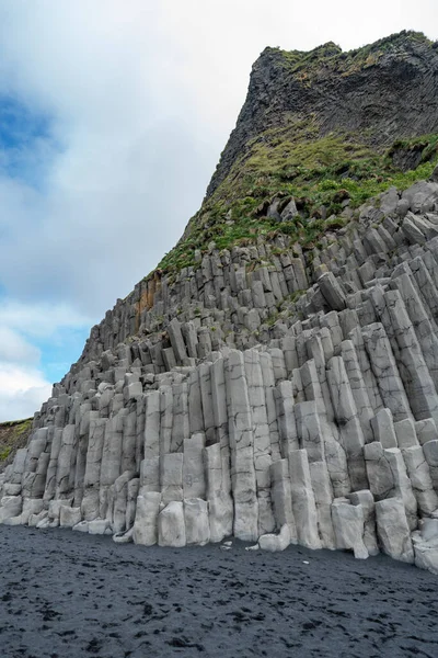 Цікаві Базальтові Вулканічні Утворення Вздовж Пляжу Піском Поблизу Віка Ісландія — стокове фото