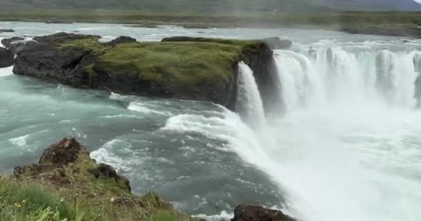 Όμορφος Ισχυρός Καταρράκτης Godafoss Στη Βόρεια Ισλανδία — Αρχείο Βίντεο