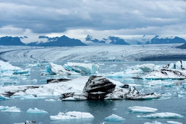 Льодовикове Озеро Джокусарлон Ісландії Шматки Блакитних Айсбергів Холодний Пейзаж Європі — стокове фото