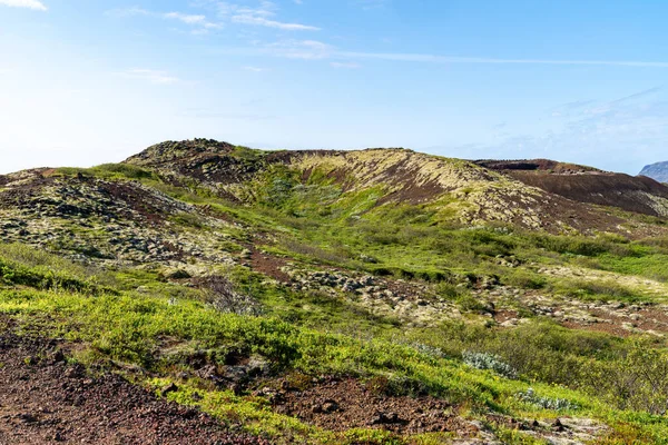 Mossy Zelená Sopečná Krajina Blízkosti Kráteru Kerid Podél Zlatého Kruhu — Stock fotografie
