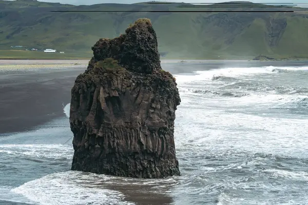 Велика Морська Скеля Ісландії Недалеко Від Віка — стокове фото