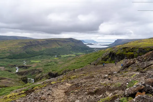 Unidentifiable Hikers Vast Section Glymur Waterfall Trail Iceland — Stock Photo, Image