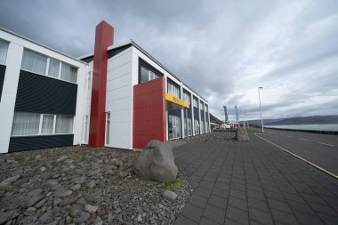 Westfjords, İzlanda - 3 Temmuz 2023: FossHotel İzlanda otel zincirinin dışı