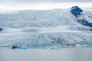 Vatnajokull Ulusal Parkı - İzlanda Fjallsarlon Buzul Gölü