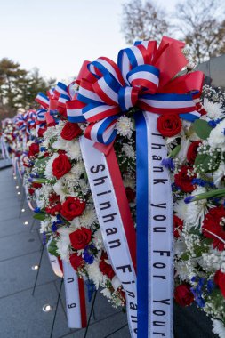 Washington, DC - 13 Kasım 2023: Kore Savaşı Anıtı 'na Gaziler Günü çelenkleri