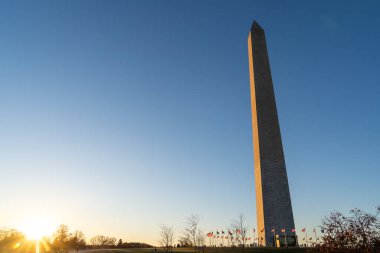 Washington Anıtı günbatımında, sonbaharda