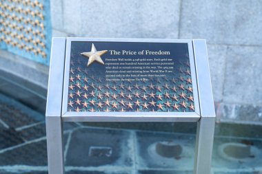 Washington, DC - 12 Kasım 2023: İkinci Dünya Savaşı 'nda ölen ya da kaybolan 100 askeri temsil eden 4048 yıldızlı Duvar