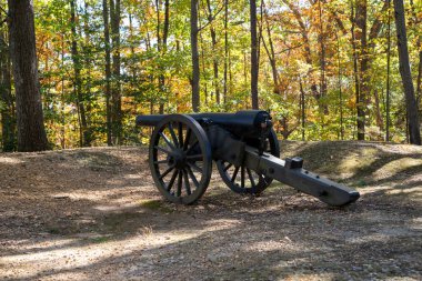 Lee 'nin Tepesi' ndeki top ve Fredericksburg-Virginia Muharebesi 'ndeki komuta merkezi.