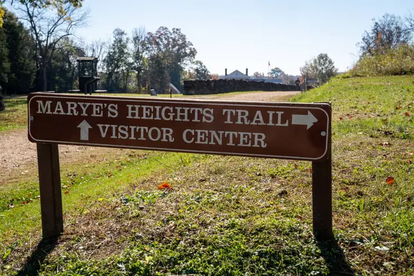 Tanda Tangan Untuk Marye Heights Trail Fredericksburg Battlefield Sight Stok Gambar Bebas Royalti