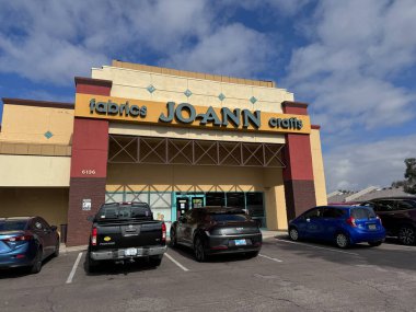 Mesa, Arizona - 23 Aralık 2023: Jo-Ann Fabrics ve Craft tabelasının dışı