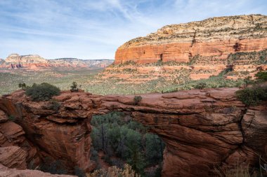 Devlis Köprüsü Sedona Arizona 'daki doğal kemer.