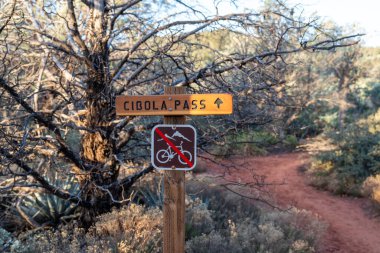Direction signs for hikers in Sedona - Cibola Pass clipart