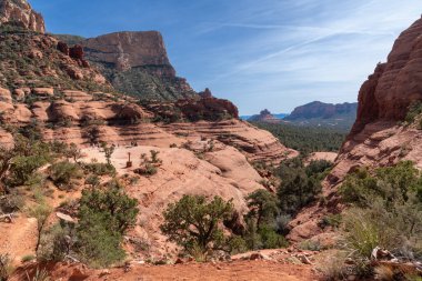 Sedona Arizona 'daki ünlü White Line' ın yakınındaki Chicken Point patikasında.