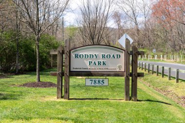 Frederick County 'deki Roddy Road Park ve Covered Bridge. Maryland