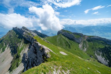 İsviçre Alp Dağları 'nın yaz manzarası Pilatus Lucerne, İsviçre 'de