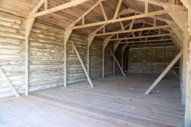 Wright Kardeşler Ulusal Anıtı 'ndaki orijinal uçak hangarında.